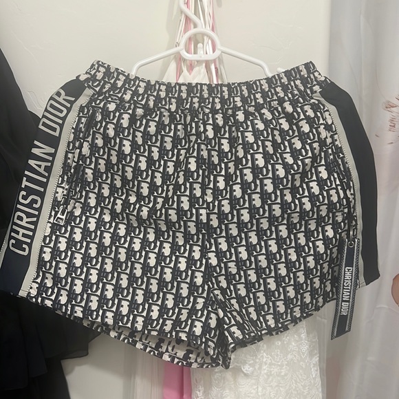 New - Picture 1 of 3